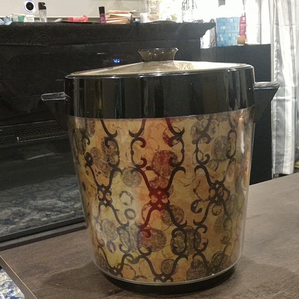 VINTAGE Thermo-Serv/New Year's Eve Ice bucket